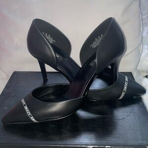 DKNY: Rosetta Dorsay Pump
